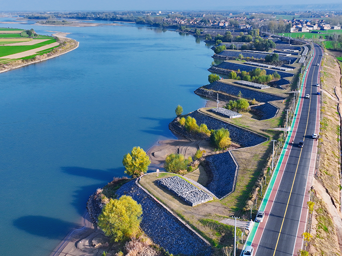 持续推进美丽河湖建设(孟津黄河铁谢险工).png